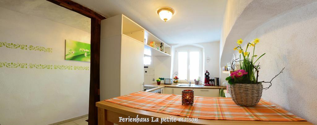 Lehmgefuehl, Design Vier, La Petite Maison ترير المظهر الخارجي الصورة