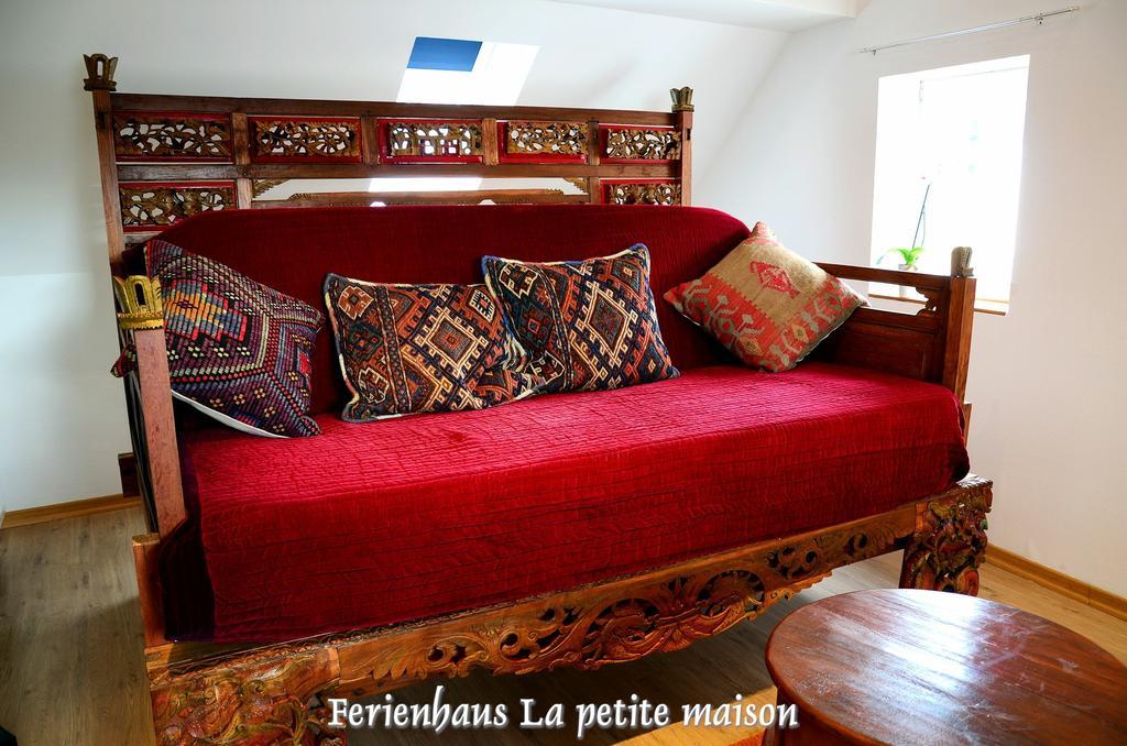 Lehmgefuehl, Design Vier, La Petite Maison ترير المظهر الخارجي الصورة